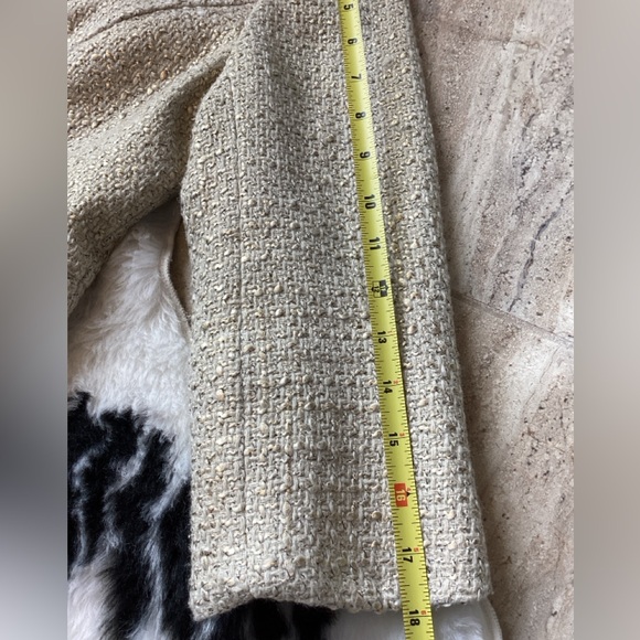 Wool Blend Tweed Cropped Jacket. B31 - Picture 14 of 16